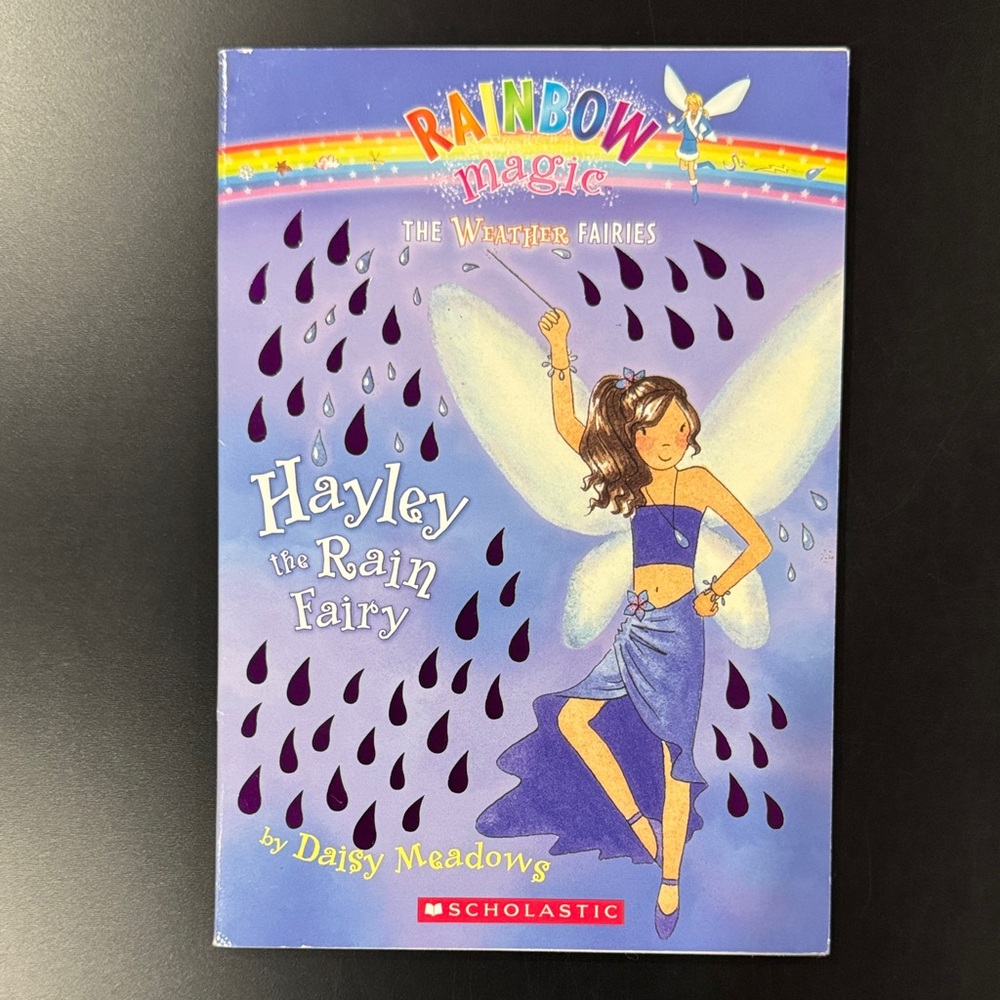 Rainbow Magic: The Weather Fairies #7: Hayley the Rain Fairy - Paperback Novel